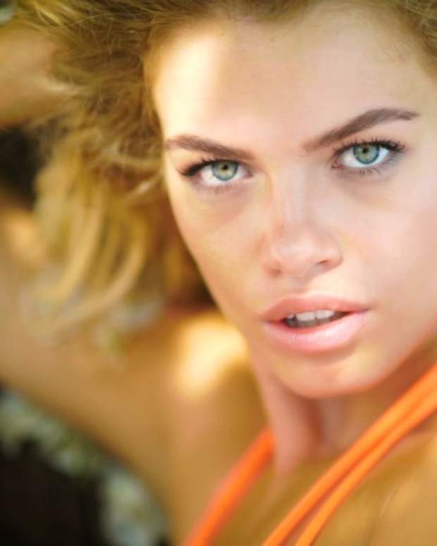 Hailey Clauson's Irresistible video SI Swimsuit 2017